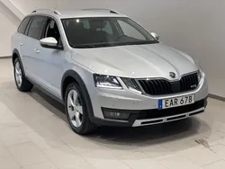 Silver (brilliant silver metallic) Begagnad 2019 Skoda Octavia Kombi | 269 900 kr (Lite dyr)
