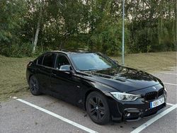 Svart Begagnad 2016 BMW 320 Sedan | 169 999 kr (Marknadspris)