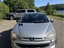 Grå Begagnad 2003 Peugeot 206 CC Cab | 10 000 kr (Bra pris)