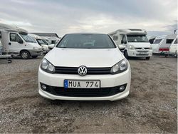 Vit Begagnad 2013 VW Golf VII Halvkombi | 65 000 kr
