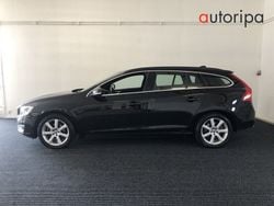Svart Begagnad 2018 Volvo V60 Momentum Kombi | 159 900 kr (Bra pris)