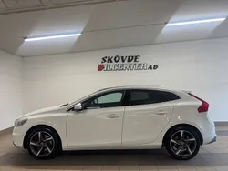 Vit Begagnad 2014 Volvo V40 R-Design Kombi | 142 500 kr (Bra pris)