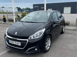 Svart Begagnad 2016 Peugeot 208 Halvkombi | 58 000 kr (Bra pris)