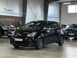Svart Begagnad 2017 Hyundai i10 Comfort Halvkombi | 74 900 kr (Marknadspris)