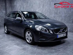 Grå Begagnad 2012 Volvo V60 Momentum Kombi | 99 800 kr (Marknadspris)