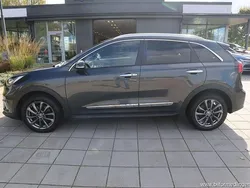 Grå samma som bilen Begagnad 2021 Kia e-Niro 2 SUV | 229 900 kr (Marknadspris)