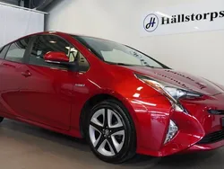 Röd Begagnad 2018 Toyota Prius Halvkombi | 189 900 kr