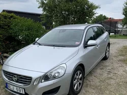 Grå Begagnad 2013 Volvo V60 Kinetic Kombi | 115 000 kr (Bra pris)