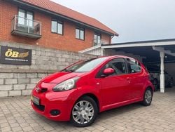 Röd Begagnad 2009 Toyota Aygo Halvkombi | 29 900 kr (Marknadspris)