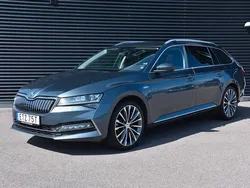 Grå Begagnad 2021 Skoda Superb Business Line Kombi | 299 900 kr (Marknadspris)