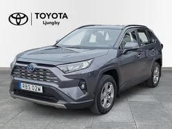 Mörkgrå Begagnad 2024 Toyota RAV4 Hybrid Active SUV | 419 000 kr (Bra pris)
