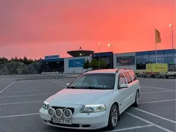 Vit Begagnad 2001 Volvo V70 Business Edition Kombi | 53 000 kr
