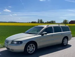 Brun Begagnad 2007 Volvo V70 Momentum Kombi | 64 000 kr
