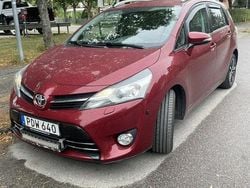 Röd Begagnad 2017 Toyota Verso Edition Minibuss | 159 900 kr (Marknadspris)