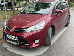 Röd Begagnad 2017 Toyota Verso Edition Minibuss | 162 000 kr (Marknadspris)