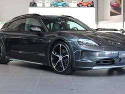 Grå Begagnad 2024 Porsche Taycan Cross Turismo Sedan | 1 095 000 kr