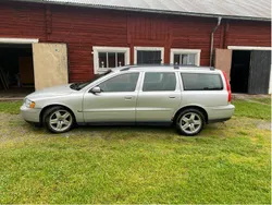 Grå Begagnad 2006 Volvo V70 Business Edition Kombi | 31 000 kr (Marknadspris)
