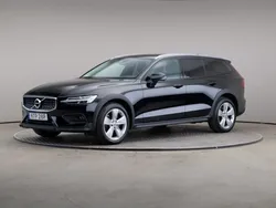 Svart Begagnad 2020 Volvo V60 CC Kombi | 309 000 kr (Marknadspris)
