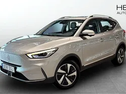 Grå (silver) Begagnad 2022 MG ZS Luxury Sedan | 244 900 kr (Bra pris)