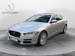 Grå Begagnad 2015 Jaguar XE Sedan | 149 900 kr (Marknadspris)