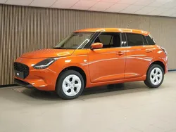 Orange Ny 2024 Suzuki Swift Halvkombi | 259 900 kr (Bra pris)