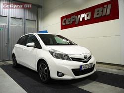 Vit Begagnad 2014 Toyota Yaris Multidrive S Halvkombi | 130 000 kr (Marknadspris)