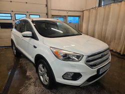 Vit Begagnad 2017 Ford Kuga Titanium SUV | 139 900 kr (Marknadspris)