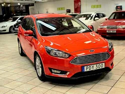 Röd Begagnad 2016 Ford Focus Titanium Kombi | 109 900 kr (Marknadspris)