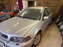 Grå Begagnad 2004 Volvo V40 Kombi | 4 900 kr (Superpris)
