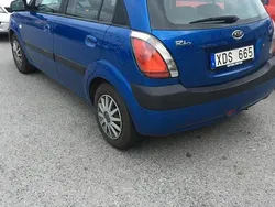Blå Begagnad 2006 Kia Rio 4 Halvkombi | 23 500 kr (Marknadspris)