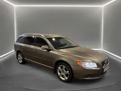 Grå Begagnad 2009 Volvo V70 Summum Kombi | 99 900 kr (Marknadspris)