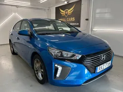 Mörkblå (blå) Begagnad 2017 Hyundai Ioniq Sedan | 129 990 kr (Marknadspris)