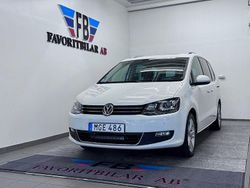 Vit Begagnad 2015 VW Sharan Minibuss | 145 000 kr (Dyr)