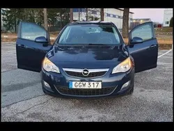 Blå Begagnad 2010 Opel Astra Enjoy Halvkombi | 42 000 kr (Marknadspris)