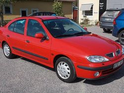 Röd Begagnad 1999 Renault Mégane Sedan | 27 900 kr