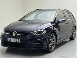 Mörkblå Begagnad 2019 VW Golf VII R-line | 179 800 kr (Marknadspris)