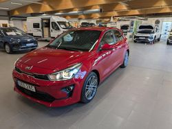 Röd Begagnad 2021 Kia Rio Advance Halvkombi | 154 900 kr (Marknadspris)