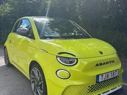 Grön Begagnad 2024 Abarth 500e Halvkombi | 339 000 kr