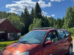 Röd Begagnad 2005 Renault Grand Scénic II Minibuss | 12 000 kr