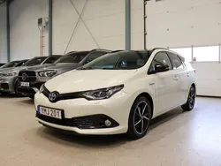 Vit Begagnad 2017 Toyota Auris Touring Sports Kombi | 114 900 kr (Marknadspris)
