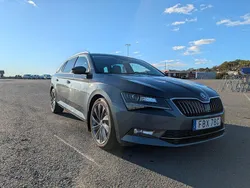 Grå Begagnad 2019 Skoda Superb Business Line Kombi | 229 000 kr (Marknadspris)