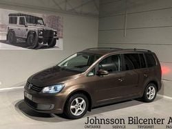 Brun Begagnad 2010 VW Touran Minibuss | 99 900 kr (Lite dyr)