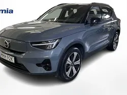 Grå Begagnad 2022 Volvo XC40 Ultimate SUV | 359 900 kr