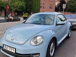 Blå Begagnad 2015 VW Beetle Halvkombi | 85 000 kr (Marknadspris)