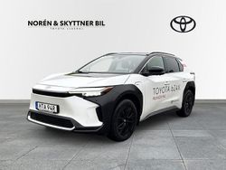 Vit Begagnad 2024 Toyota bZ4X Executive SUV | 539 000 kr