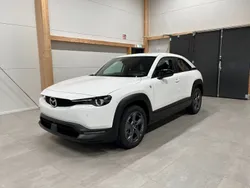 Vit Begagnad 2023 Mazda MX30 Exclusive-Line SUV | 339 900 kr