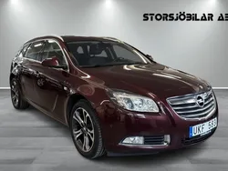 Röd Begagnad 2013 Opel Insignia Cosmo Kombi | 97 000 kr (Marknadspris)