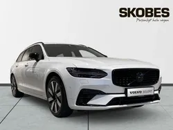 Vit Begagnad 2025 Volvo V90 Plus Kombi | 559 900 kr (Marknadspris)