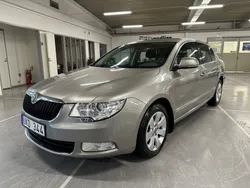 Ljusbrun Begagnad 2013 Skoda Superb Ambition Halvkombi | 79 900 kr (Marknadspris)