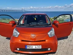 Orange Begagnad 2011 Toyota iQ Halvkombi | 43 000 kr (Lite dyr)